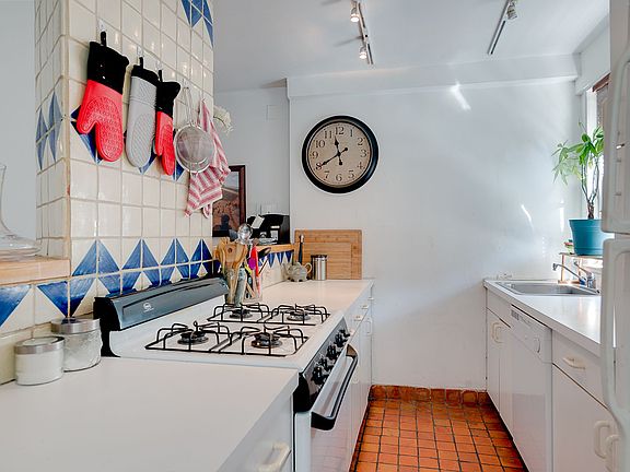 5th image of 77 W 55th St APT 10B