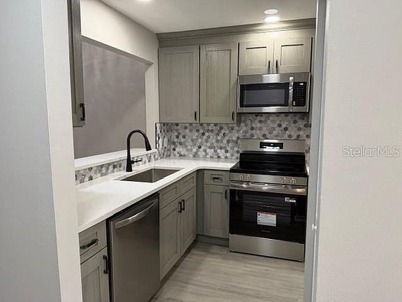 5th image of 2465 SE 18th Cir