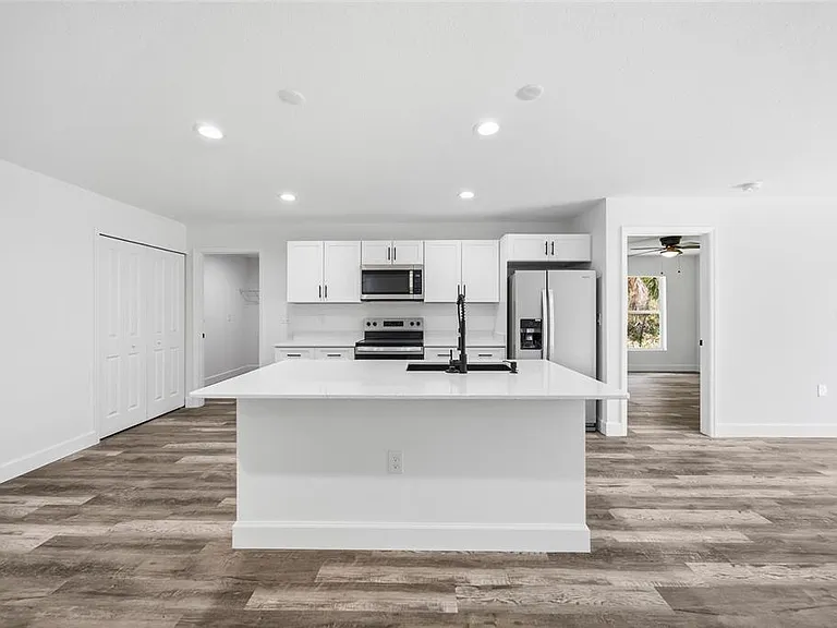 17180 Drayton Ln — Photo 12