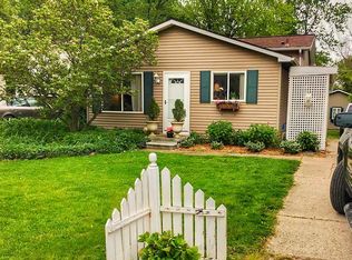 718 Miller Rd, Lake Orion, MI 48362