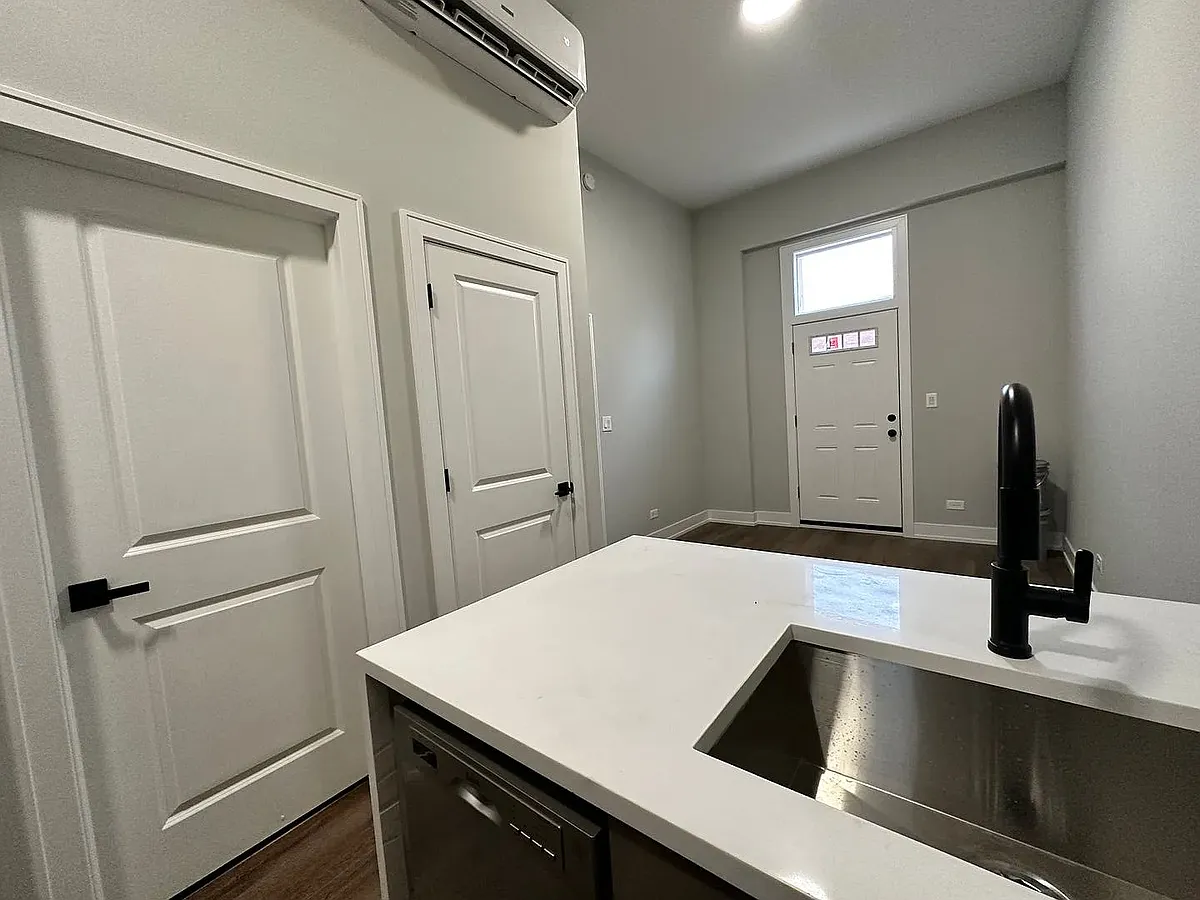 Building Photo - 2700 S Kildare Ave #1S