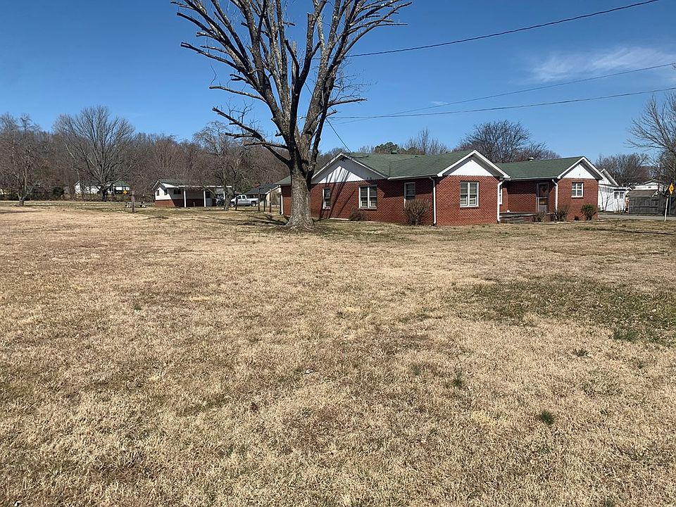 2nd image of 400 Sanderson Dr