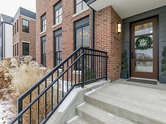 4th image of 419 Main St