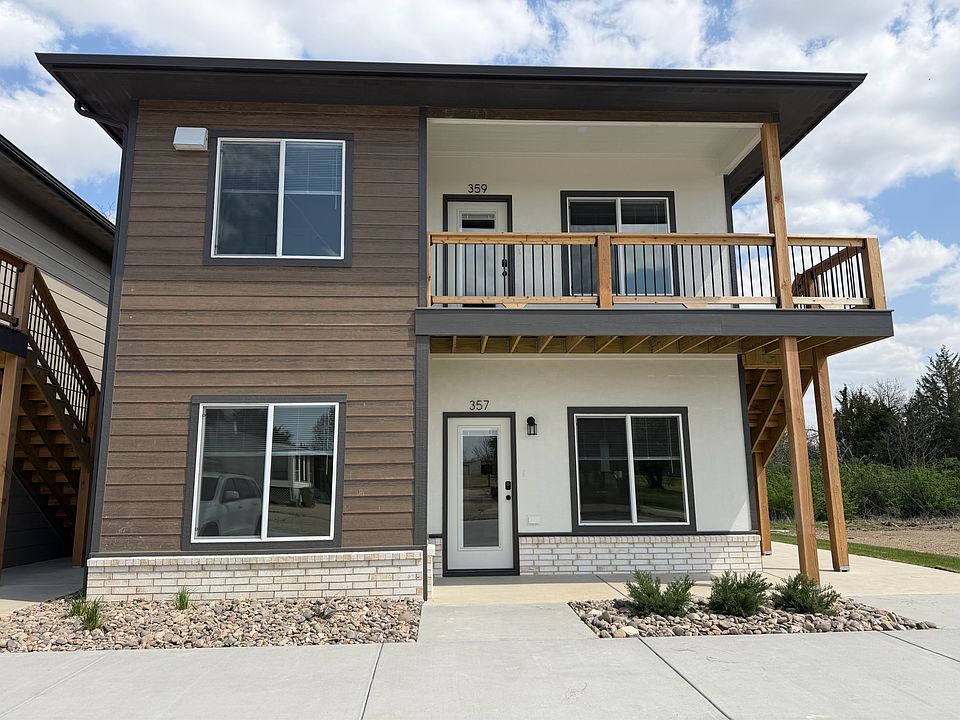 1st image of 357 Turnpike Rd #1