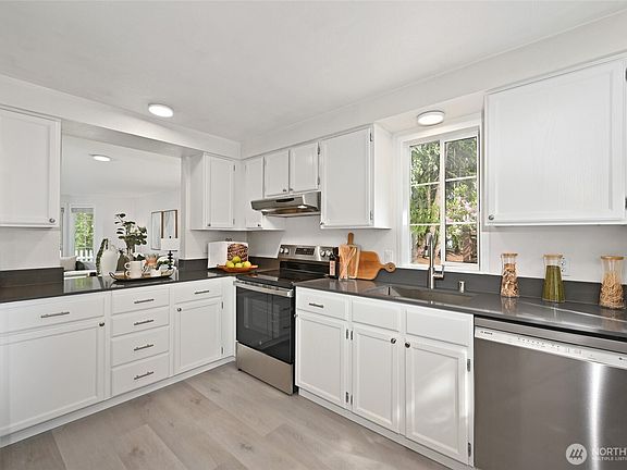 4th image of 10263 NE 129th Lane