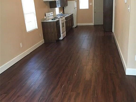 5th image of 425 W Avenue D