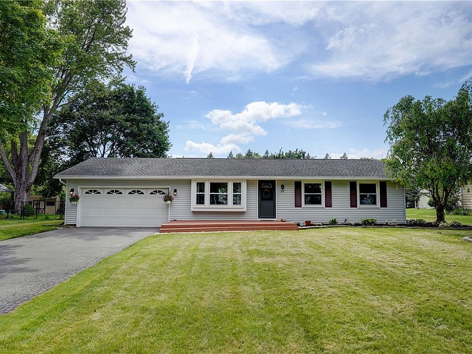 1st image of 13 Sunridge Dr