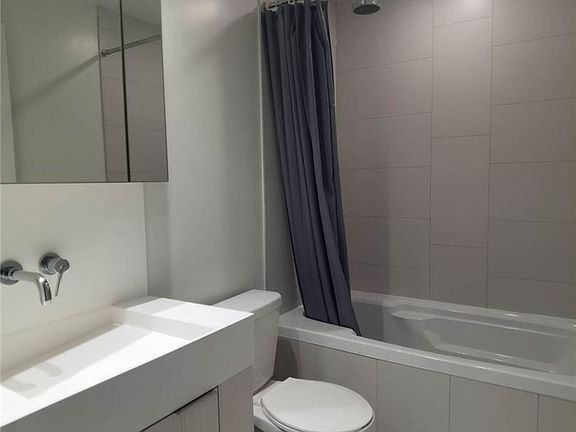 5th image of 20 Richardson St #409
