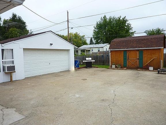 3rd image of 86 Indianhead Dr