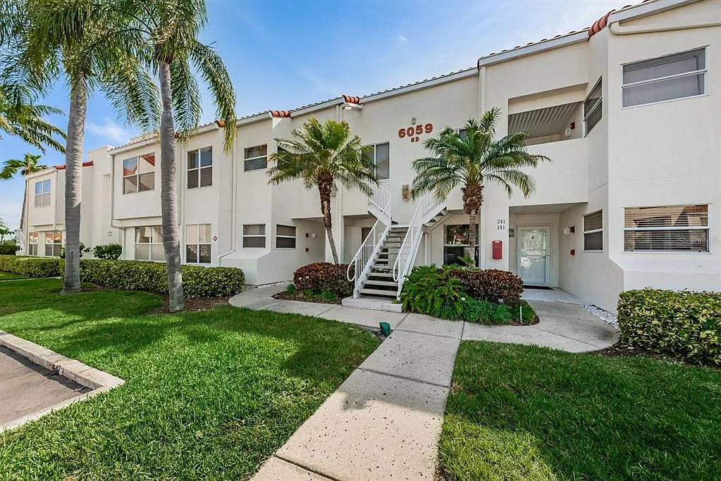 2 bed, 2.0 bath, 1070 sqft, $5,170 — Photo 1
