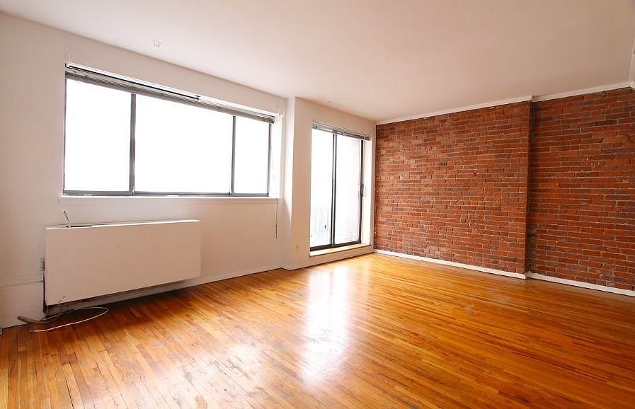 1st image of 320 E 65th St APT 517