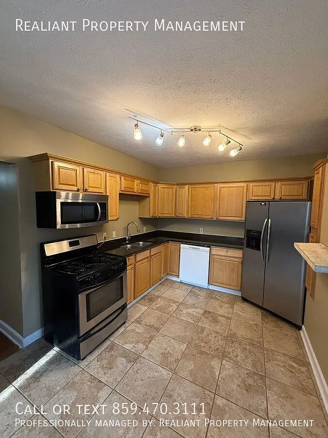 Building Photo - 711 W Maxwell St #1