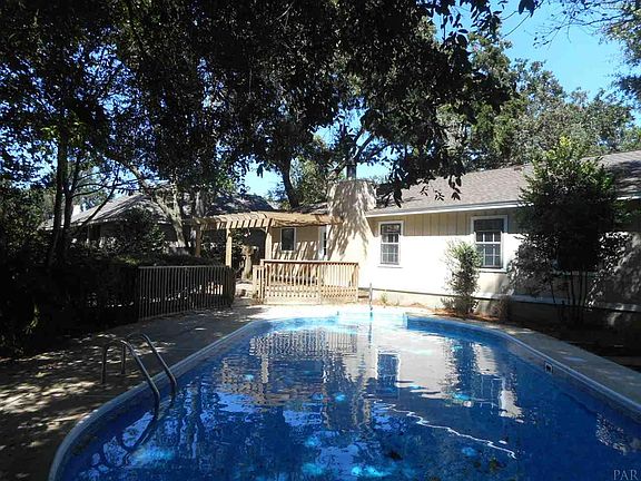 4th image of 4133 Aqua Vista Dr