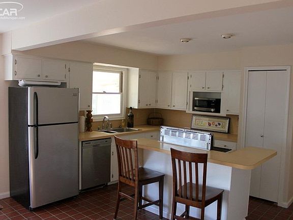2nd image of 5170 Centreville