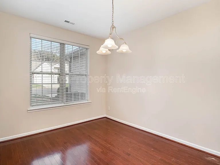 17304 Commons Crossing Dr — Photo 8