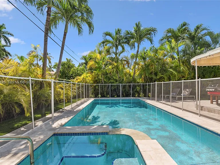 7511 Miami View Dr — Photo 6