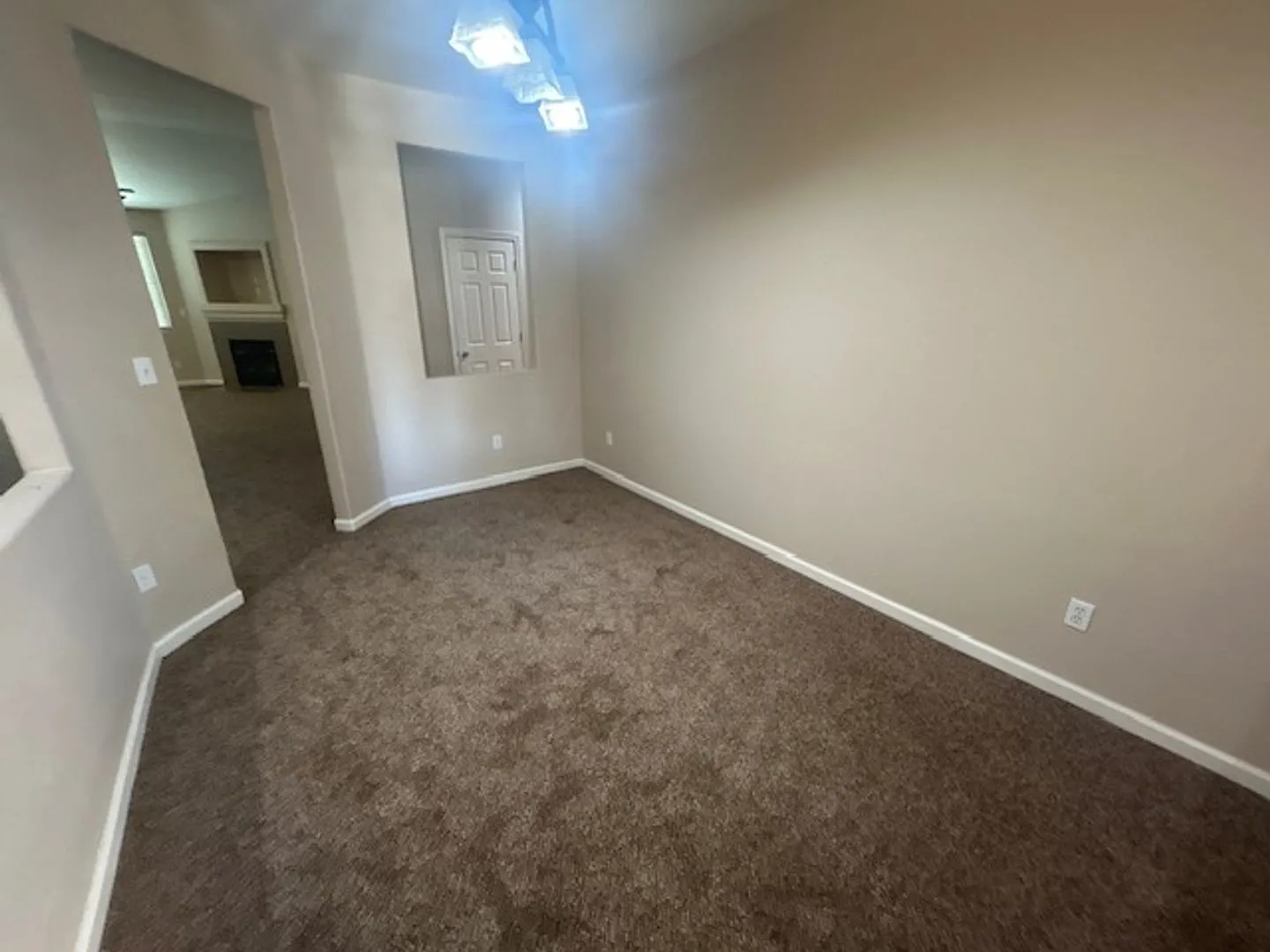 4 Bedroom 2.5 Bathroom in SW Visalia!! — Photo 3