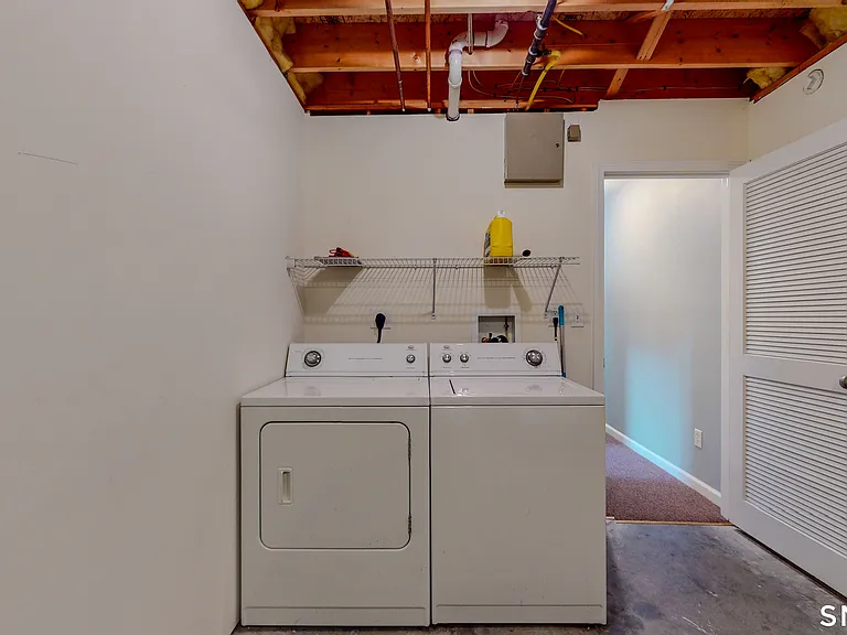 16 Jameson St — Photo 32