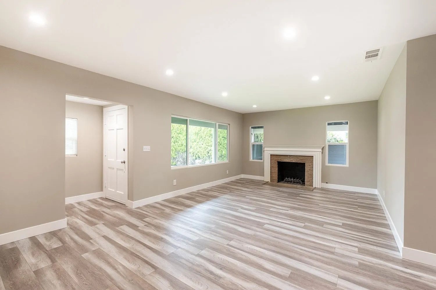 3 bed, 1711 sqft, $5,500 — Photo 4