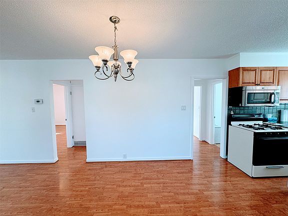 5th image of 2152 Mamette Ave