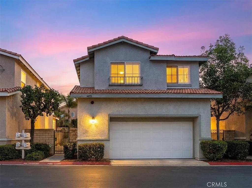 4 bed, 2.5 bath, 1367 sqft, $3,700 — Photo 1