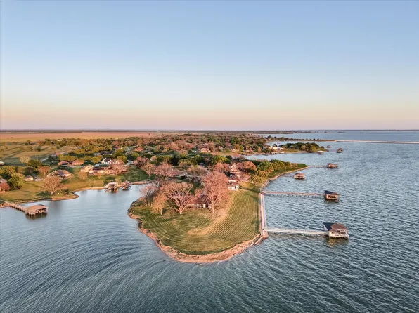 417 Pecan Point Dr, Kerens, TX 75144