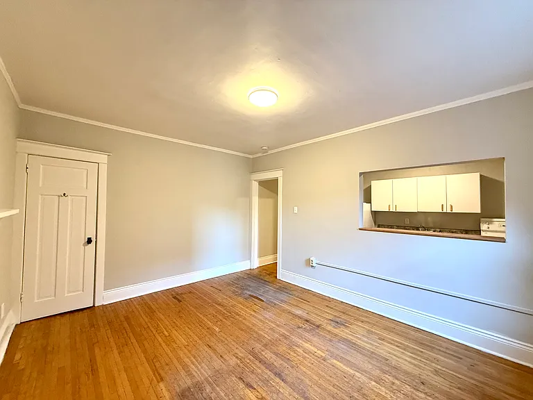 94 East Ave S #15 — Photo 4