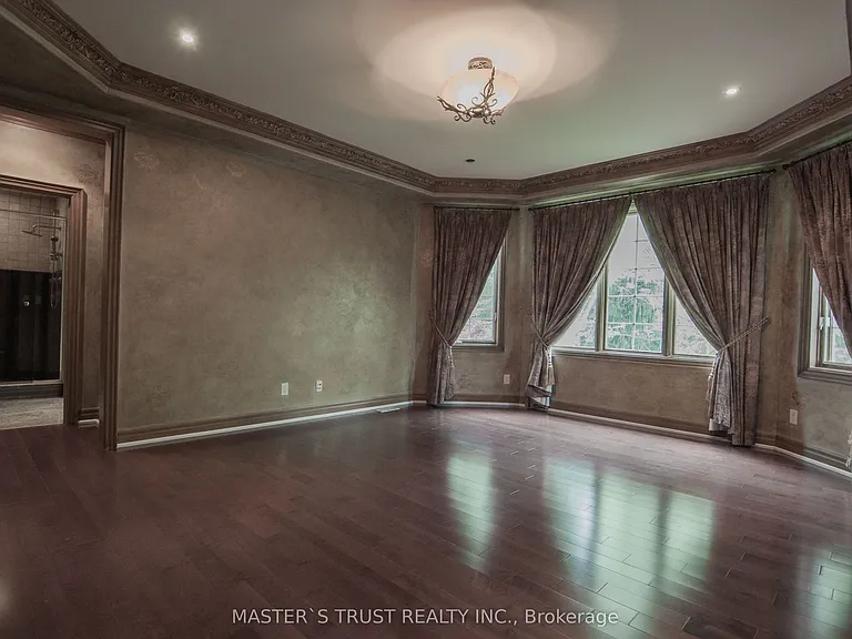 678 Saint Nicholas Ct — Photo 28