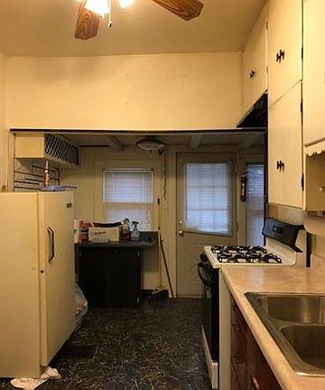 3rd image of 443 N Drury Ave