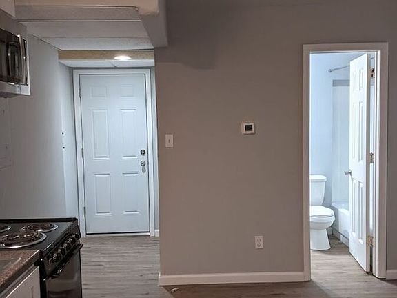 3rd image of 825 N Market St APT 2