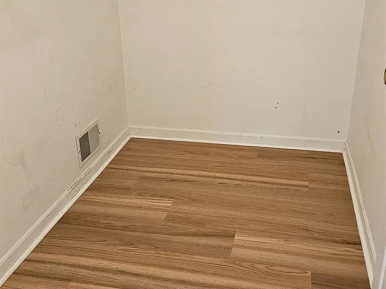 405 Cobblestone Ct — Photo 22