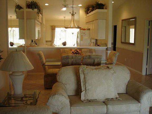 from lanai to kitchen