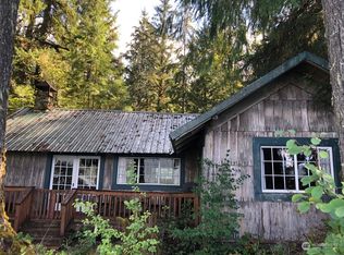 7 Lake Ln, Quinault, WA 98575