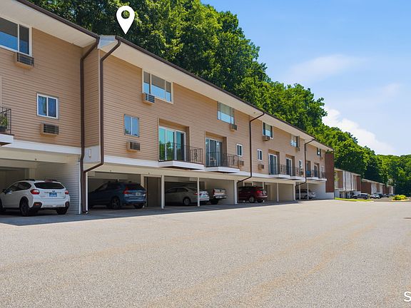 4th image of 1660 Farmington Avenue #12