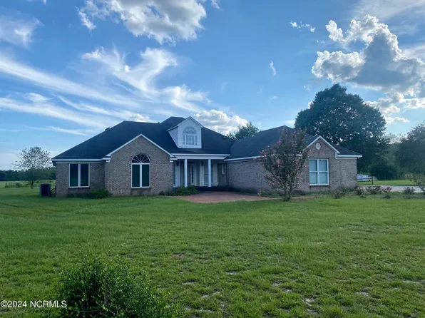 293 Valley Trail Lane, Warsaw, NC 28398