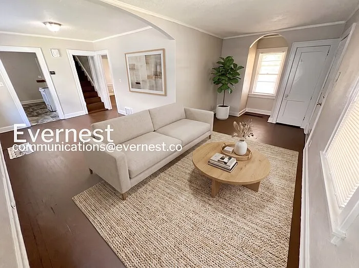 3 bed, 1.0 bath, 1224 sqft, $1,095 — Photo 3