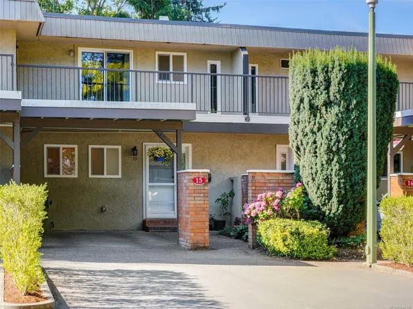 1701 McKenzie Ave #15, Saanich, BC V8N 1A6