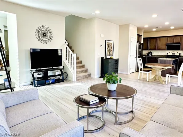 8938 Whitten Park Ave, Las Vegas, NV 89148