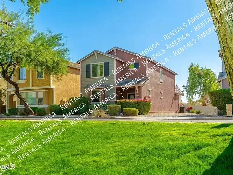 3745 E Kerry Ln — Photo 17