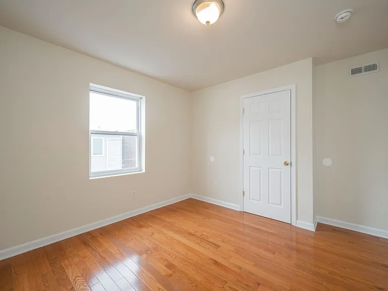 1519-21 N 16th St #34 — Photo 25