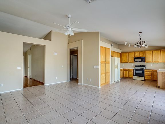 2nd image of 1150 W Raven Dr