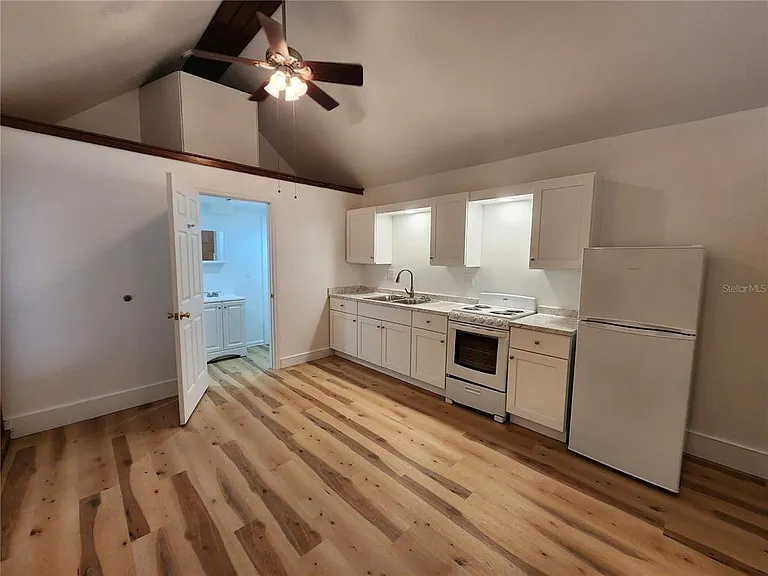 120 SE 7th St #5 — Photo 20