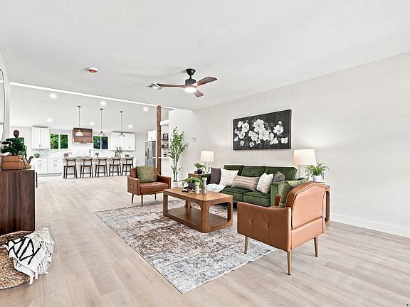 5th image of 214 Shadywood Ln