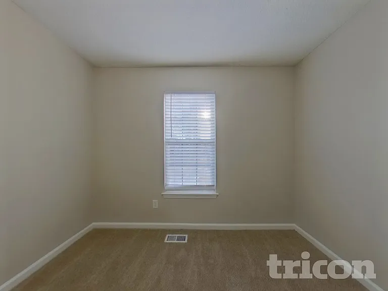 305 Madeline Way — Photo 12