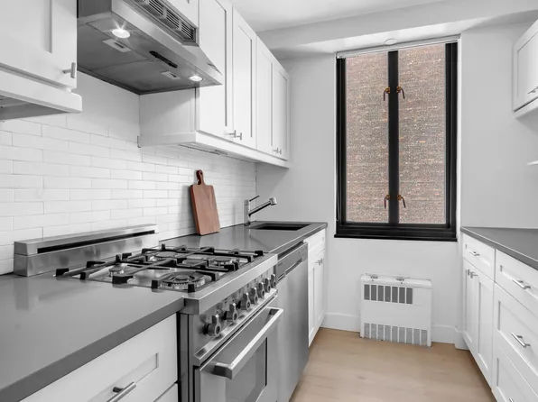 407 Park Avenue South image 6 of 15