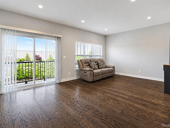 4th image of 41626 Orianna Ln