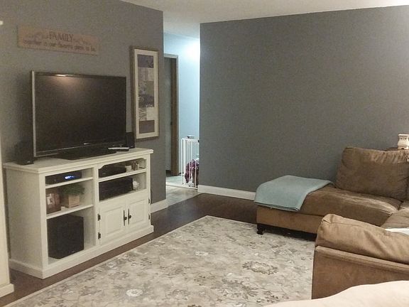 4th image of 6630 Maple Dr