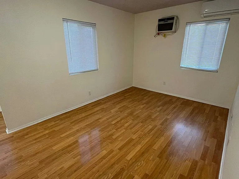 13423 Olive Dr #4 — Photo 9
