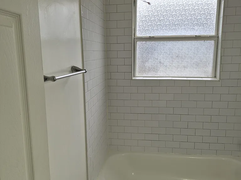 1277 Greenwich St SW #3 — Photo 10