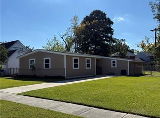 10148 Stephen Dr, New Orleans, LA 70123